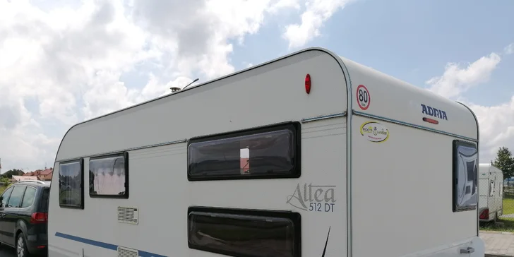 Pronájem karavanu Adria Altea 512DT i s předstanem a markýzou až na 7 dní