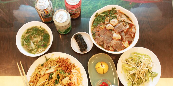 Vietnamské menu pro 1 nebo 2 osoby ve vietnamské tržnici na Olomoucké