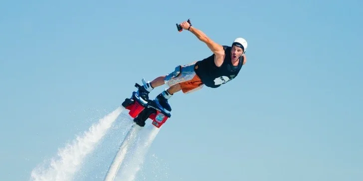 Flyboard - adrenalinová vodní jízda na Vltavě