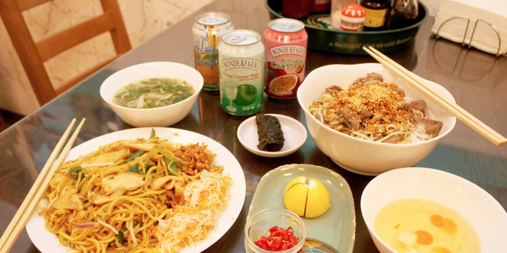 Vietnamské menu pro 1 nebo 2 osoby ve vietnamské tržnici na Olomoucké