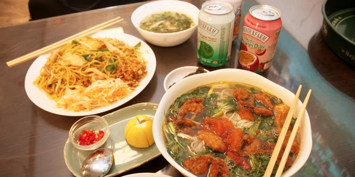 Vietnamské menu pro 1 nebo 2 osoby ve vietnamské tržnici na Olomoucké