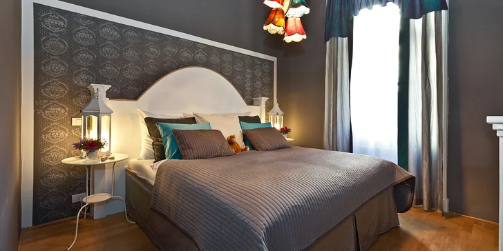 Letní či podzimní pobyt pod Petřínem: moderní apartmán s kuchyňkou a lahví prosecca