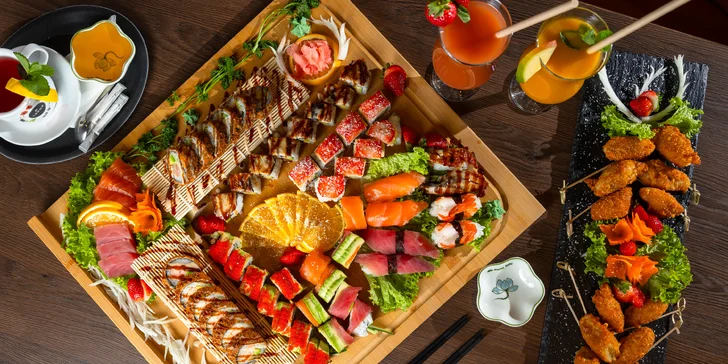 Radi si sushi vychutnávate v spoločnosti viacerých ľudí? Doprajte si zážitkovú sushi večeru s nápojom a dezertom pre 4 až 6 osôb.