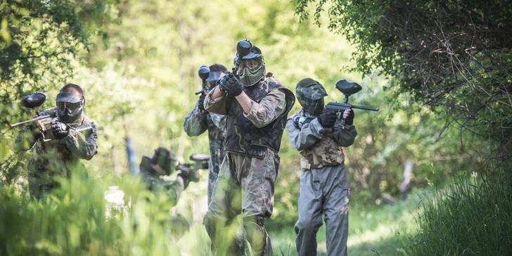 Akční paintballová střílečka jako ve vietnamské džungli: 4 hodiny hry a 300 kuliček