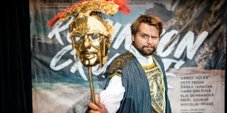 Autobusem na novinku mezi muzikály Robinson Crusoe, po něm setkání s herci