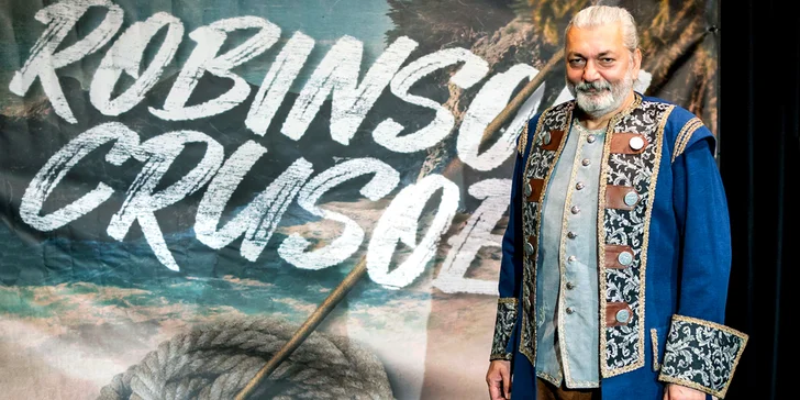 Autobusem na novinku mezi muzikály Robinson Crusoe, po něm setkání s herci