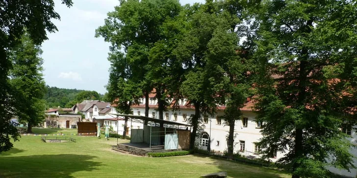 Pohodička na zámečku v Posázaví: snídaně, příroda i památky až pro 7 osob klidně až na 14 dní
