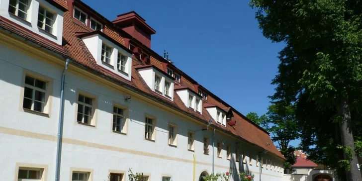 Pohodička na zámečku v Posázaví: snídaně, příroda i památky až pro 7 osob klidně až na 14 dní