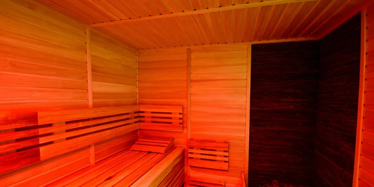 Romantika v privátním wellness: 90 minut v sauně, vířivce a bazénu, případně i sekt či masáž