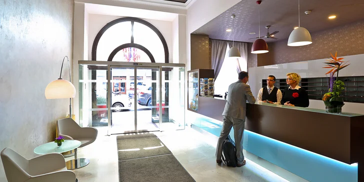 Uprostřed dění: pobyt se snídaní v srdci Prahy, čistý a moderní hotel u Palladia a Obecního domu