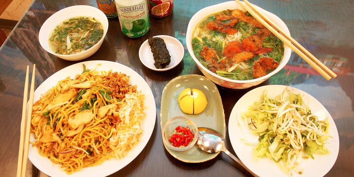 Vietnamské menu pro 1 nebo 2 osoby ve vietnamské tržnici na Olomoucké