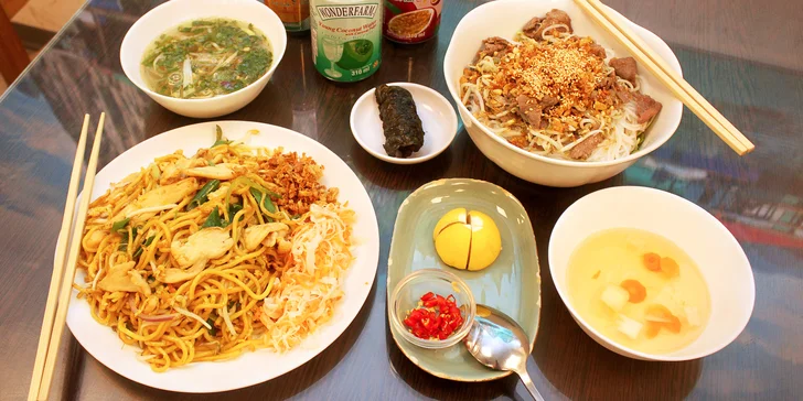 Vietnamské menu pro 1 nebo 2 osoby ve vietnamské tržnici na Olomoucké