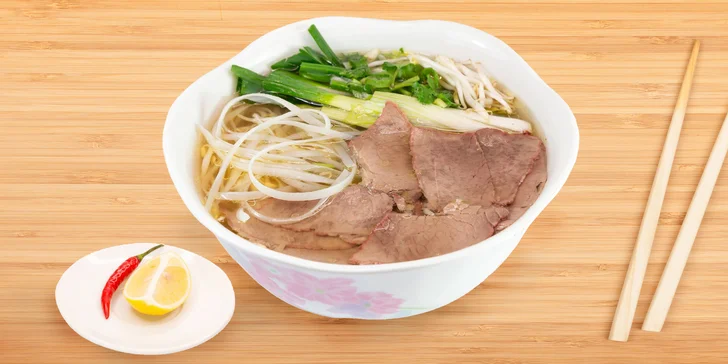 Vietnamské menu pro 1 nebo 2 osoby ve vietnamské tržnici na Olomoucké