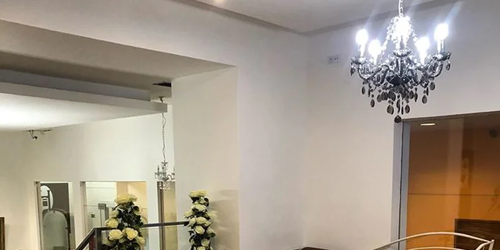 Profesionální péče o vaše vlasy v salónu v centru města: střih nebo foukaná, styling i masáž hlavy