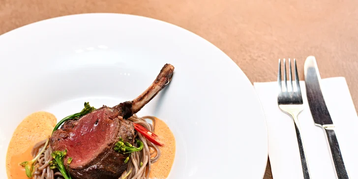 5chodové menu i s vinným párováním v kosmopolitní restauraci Siddharta Café pro 2 osoby
