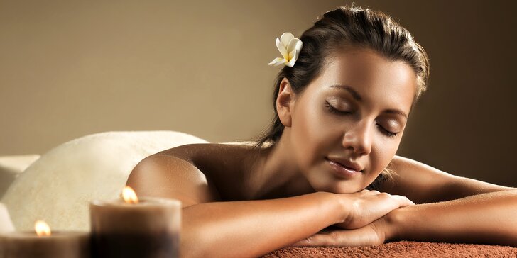 Uvolnění těla i mysli: aroma masáž nebo bylinný rituál z Bali na 70 až 130 minut