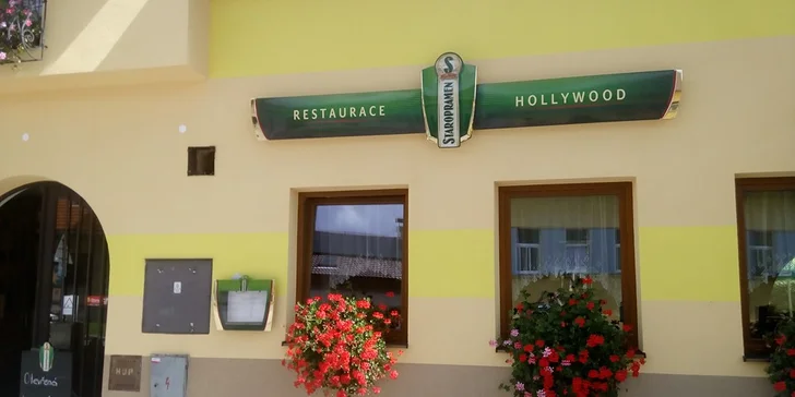 Hollywood menu pro dva: steak, americké brambory a palačinky s kávou