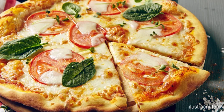 Dvě křupavé pizzy o průměru 32 cm na odnos s sebou a limonáda