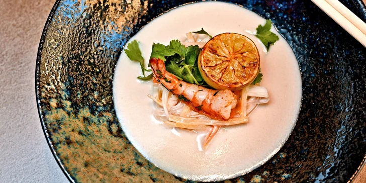5chodové menu i s vinným párováním v kosmopolitní restauraci Siddharta Café pro 2 osoby