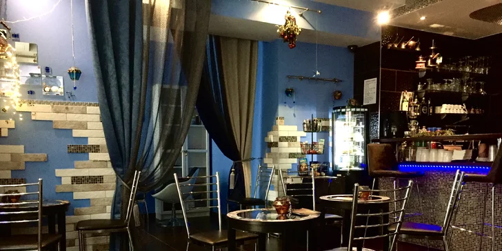 Klasická nebo speciální káva, případně i muffin se šlehačkou