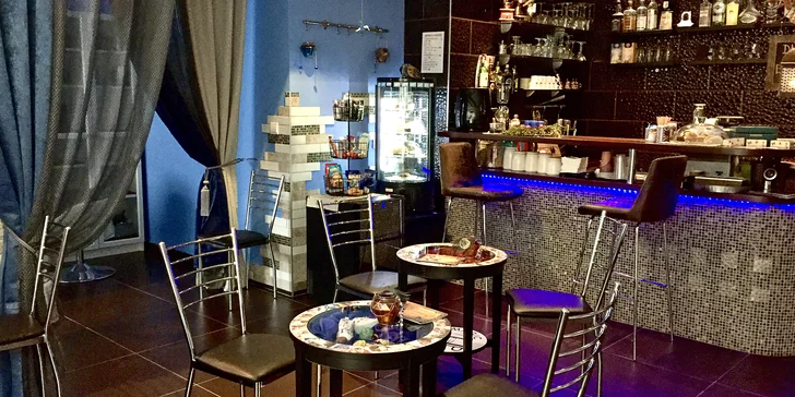 Klasická nebo speciální káva, případně i muffin se šlehačkou