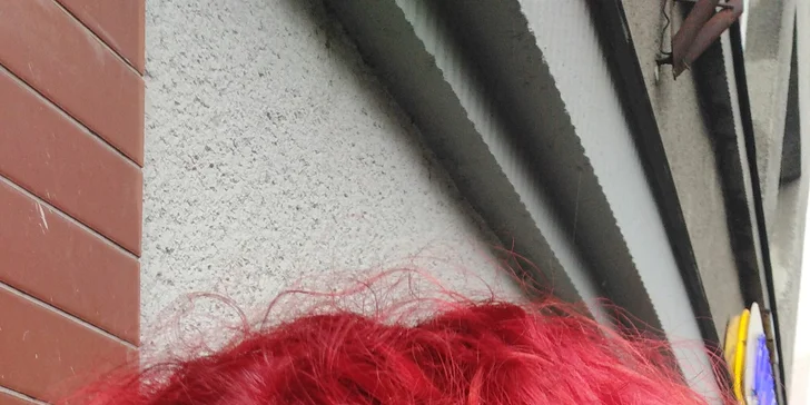 Svěží dámský střih včetně melíru pro všechny délky vlasů