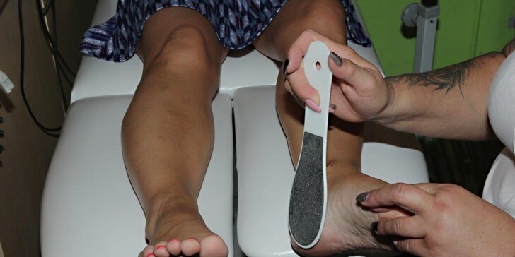 Péče o ruce a nohy: manikúra a pedikúra s možností gel laku