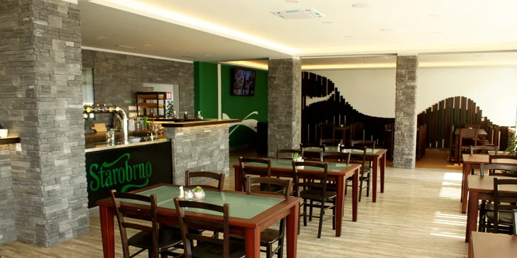 5chodové menu pro 2: hovězí polévka, losos nebo trhané vepřové i koláč