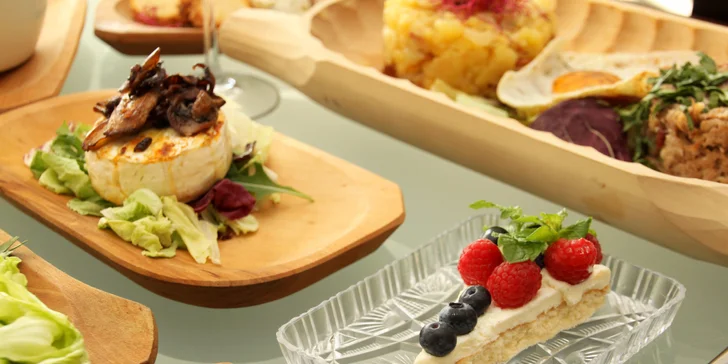 5chodové menu pro 2: hovězí polévka, losos nebo trhané vepřové i koláč