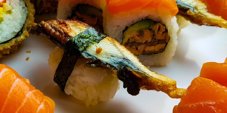 Set 101 ks sushi ze Stodolní: nigiri losos či kreveta, okurka a avokádo maki i krab v tempuře