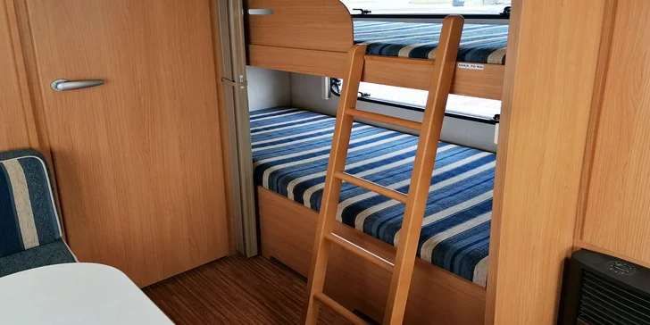 Pronájem karavanu Adria Altea 512DT i s předstanem a markýzou až na 7 dní