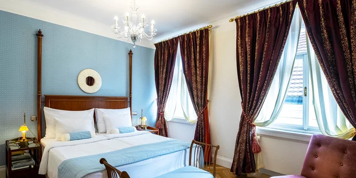 Romantika pro dva v samém srdci Prahy. 5* hotel na Smetanově nábřeží, infrasauna a víno