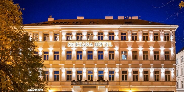 Romantika pro dva v samém srdci Prahy. 5* hotel na Smetanově nábřeží, infrasauna a víno