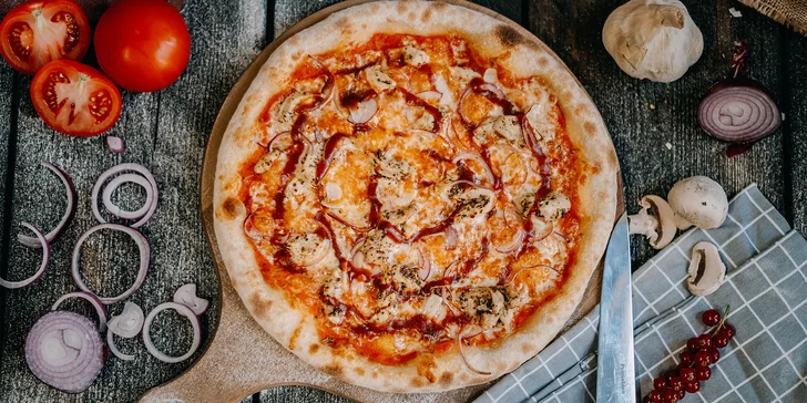 Tři americké pizzy dle výběru s rozvozem či k vyzvednutí