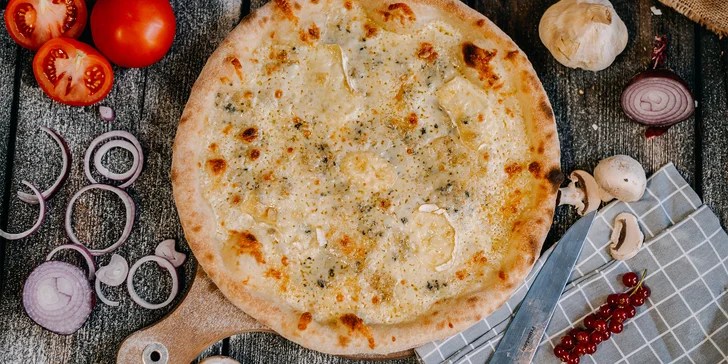Křupavá dobrota: 1 + 1 americká pizza dle výběru z 5 druhů na odnos s sebou
