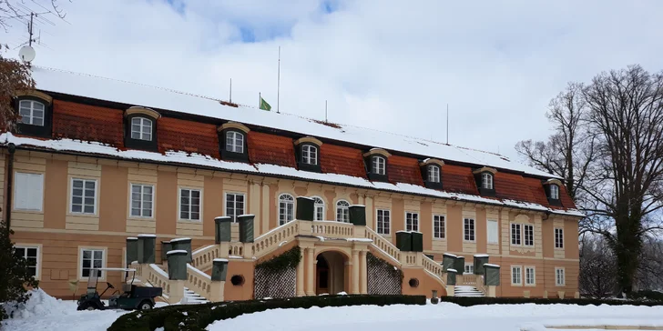 Čtyřhvězdičkový pobyt v hotelu Zámek Štiřín: jídlo, wellness i masáže nebo golf