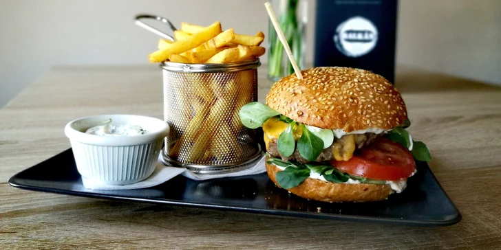 Burger podle výběru pro 1 nebo 2 osoby: Slaninový, kuřecí nebo double
