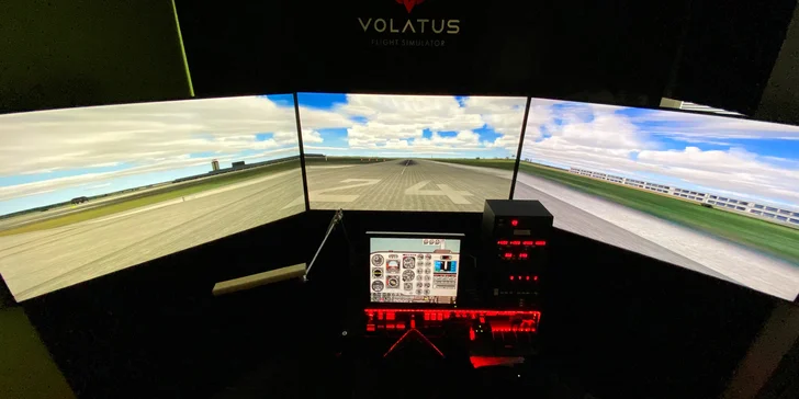Zkuste si být pilotem: 60 minut řízení letadla se simulátorem Volatus