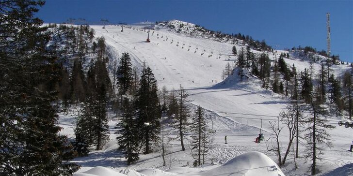Jednodenní lyžování ve slovinském skiareálu Krkavec s dopravou autobusem