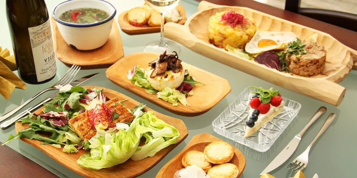 5chodové menu pro 2: hovězí polévka, losos nebo trhané vepřové i koláč