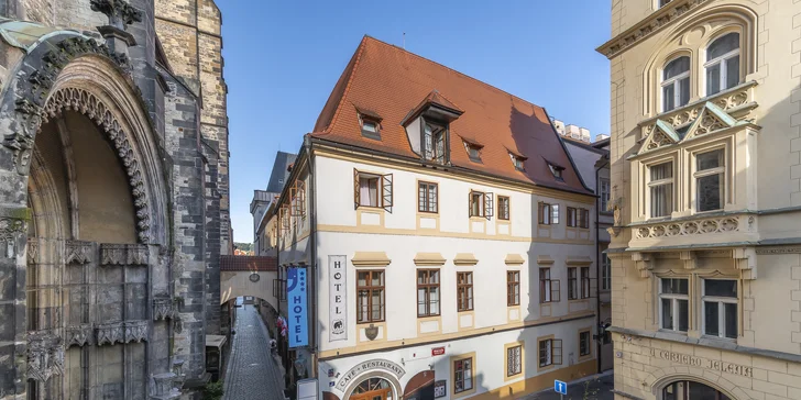 Historický hotel u Staromáku: až 5 nocí na úrovni, snídaně, drink