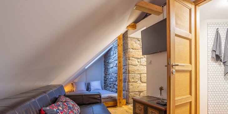 Zima či jaro přímo u hradu Loket: stylový a plně vybavený apartmán pro dva