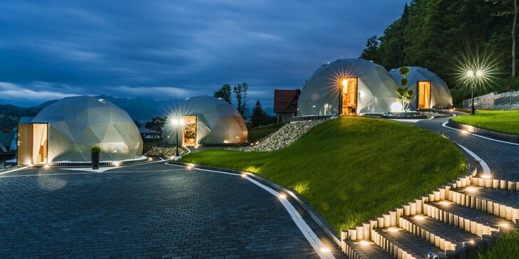 Glamping v Polsku: designové kopule s vlastní vířivkou, terasou a výhledem na hory