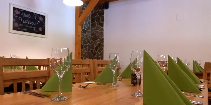 3chodové degustační menu dle výběru: tataráček, carpaccio, panenka, flank steak i fondant s kávou