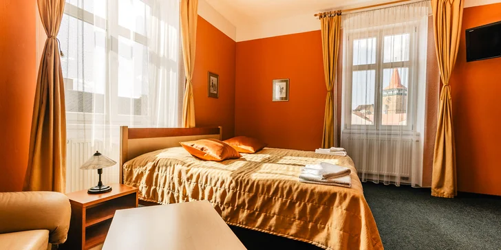 Za krásami Českého ráje: hotel v centru Jičína, polopenze a výlety