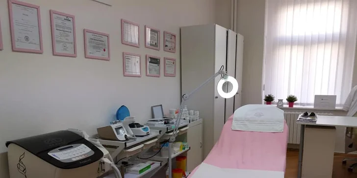 Kyselinu hyaluronovou vám aplikují na obličej nebo krk a dekolt.
