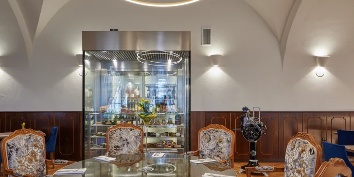 Romantika v Hluboké nad Vltavou: 4* zámecký hotel, luxusní wellness i večeře