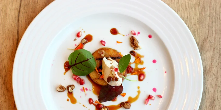 Degustační 11chodové menu pro dva: hovězí wellington, krevety, losos i vinné párování