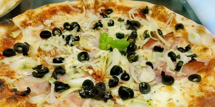 Italská dobrota: 2 pizzy podle výběru z 12 druhů, na místě, na odnos či rozvoz