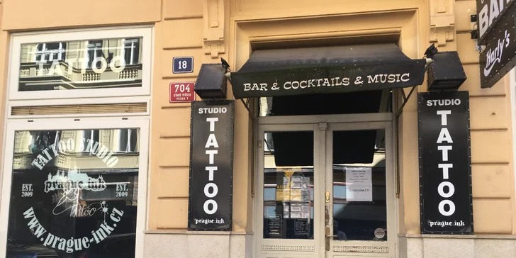 Nechte promluvit svou kůži: černobílé tetování dle výběru